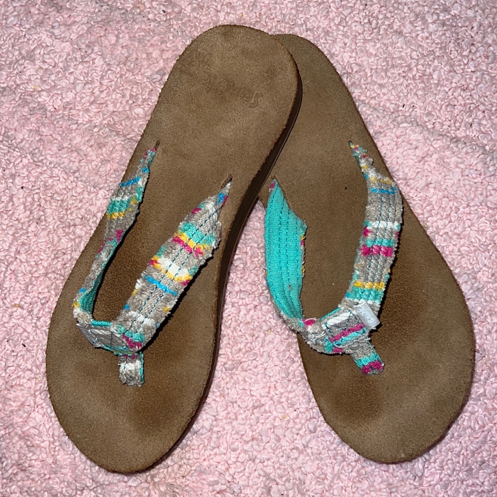 Womens Sanuk Fraidy Cat Flip Flops size 6 EUC